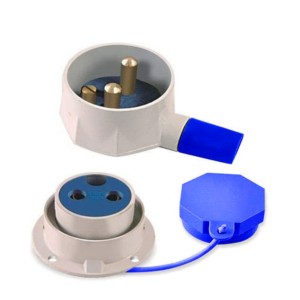 GM G-Linc 3 P + E PLUG (32 AMP) Metal Clad Plug and Socket